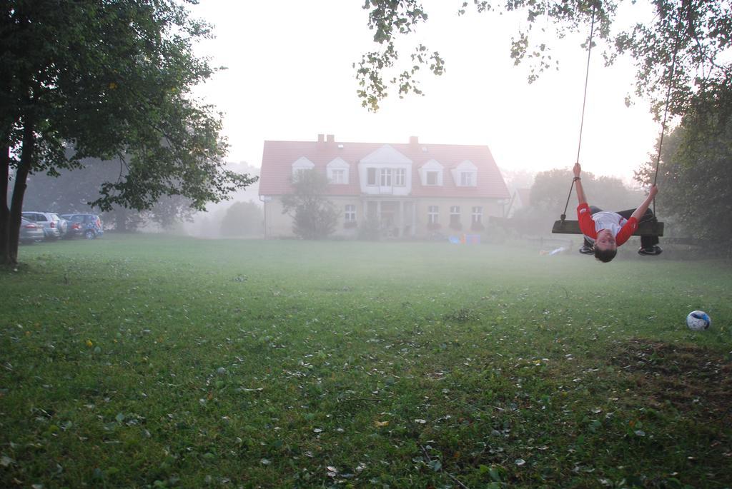 Dom Goscinny Ogluszka Pilec Esterno foto